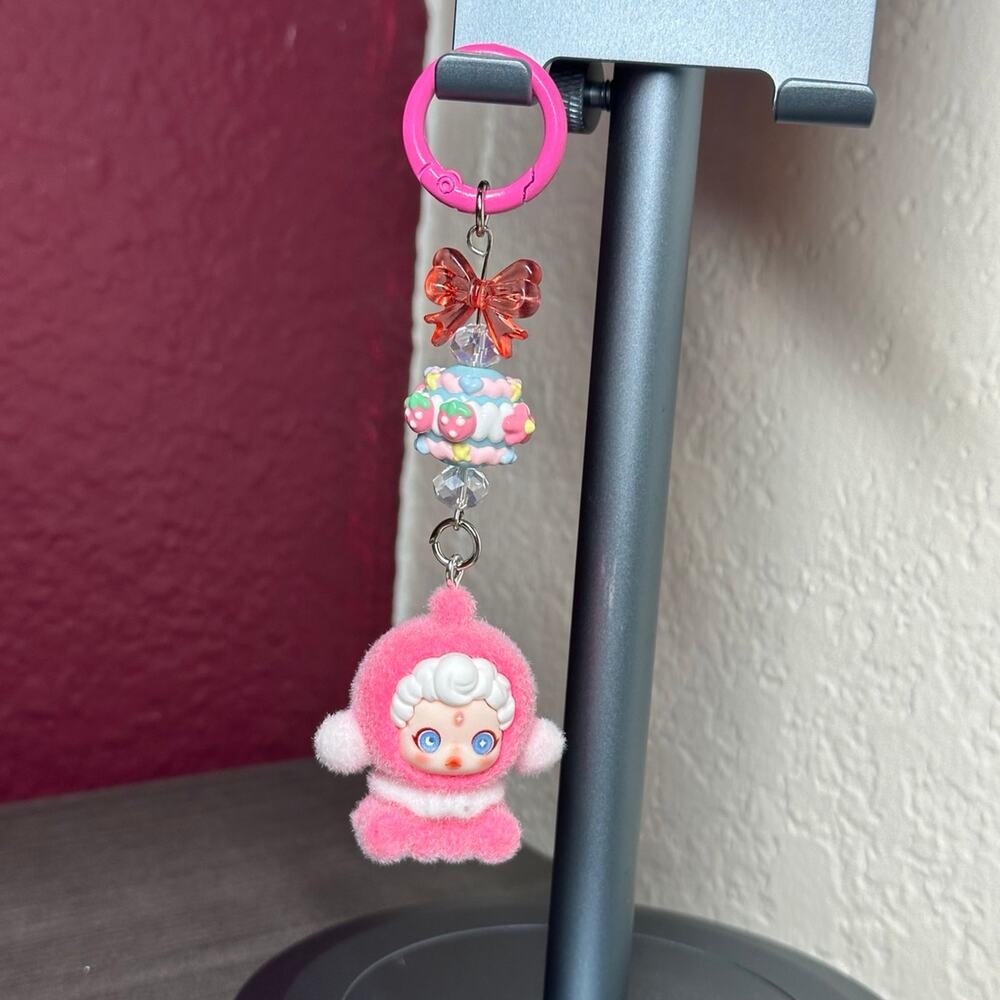 Skullpanda inspired charm - Dark Pink